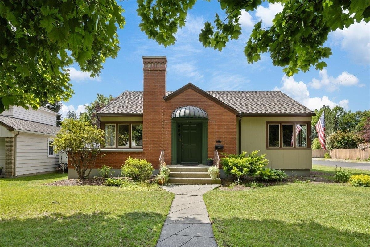 Property Photo: 904 E 40th Ave WA 99203