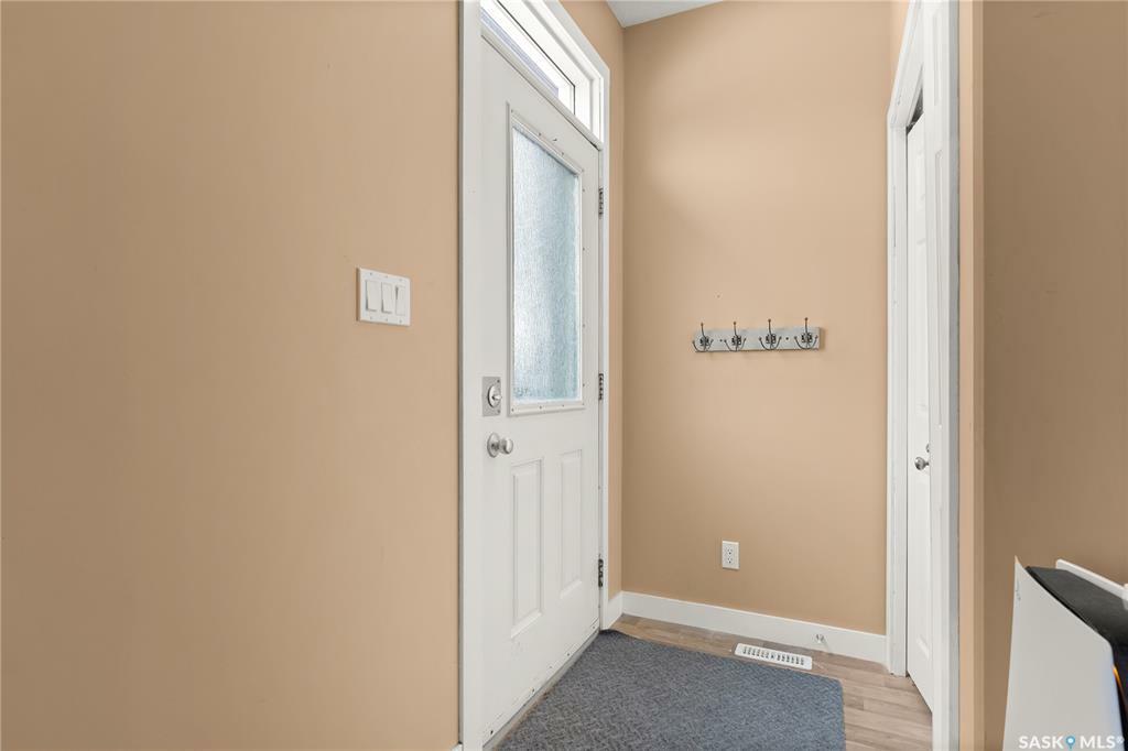 Property Photo:  112 Osler Street  SK S4R 1V2 