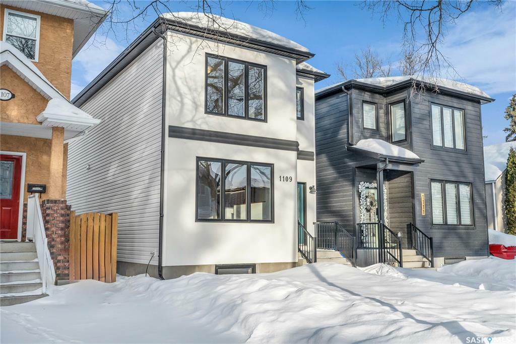 Property Photo:  1109 9th Street E  SK S7H 0N4 