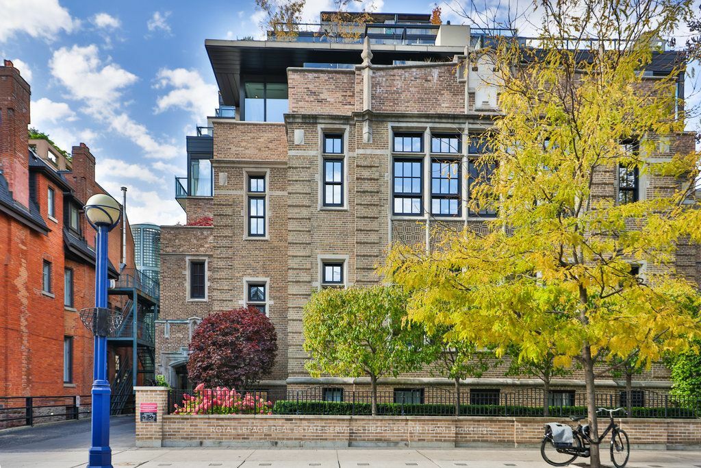 Property Photo: 36 Hazelton Avenue 3D ON M5R 2E2