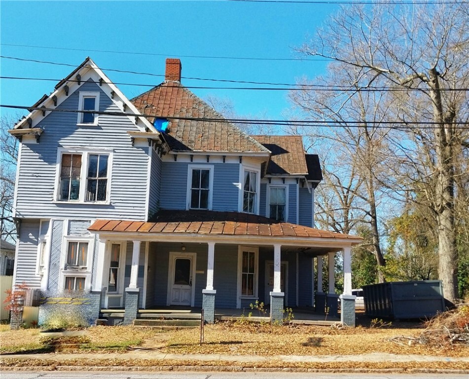 Property Photo:  802 S McDuffie Street  SC 29624 