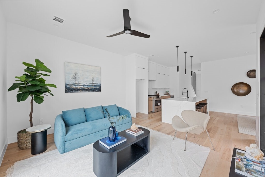 Property Photo: 1409 Valleyridge Drive B TX 78704