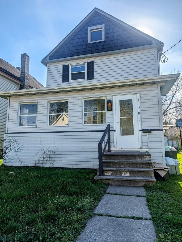 Property Photo:  1305 Pratt Street  NY 14901 