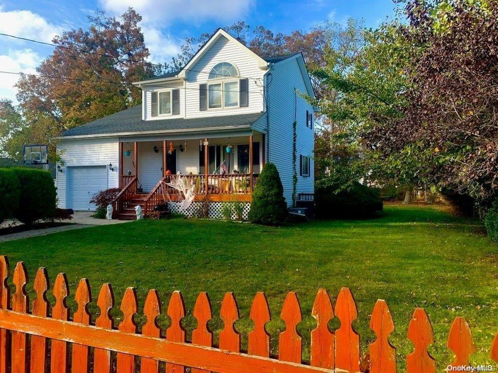 Property Photo:  105 Parkview Drive  NY 11967 