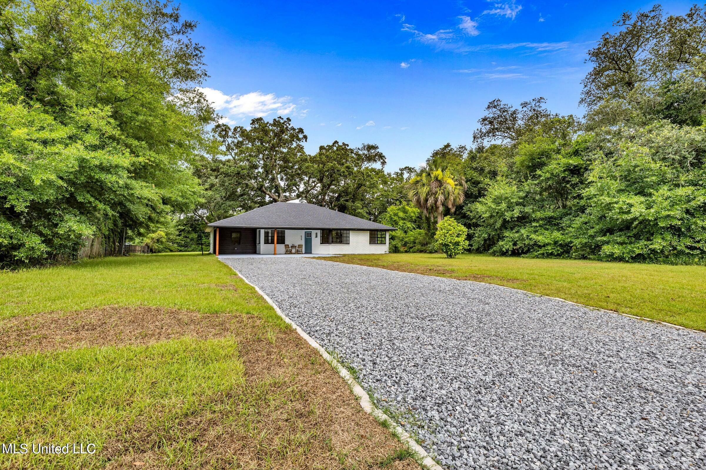 Property Photo:  625 Loposser Avenue  MS 39507 