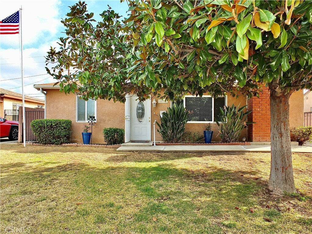 Property Photo:  11712 Alclad Avenue  CA 90605 