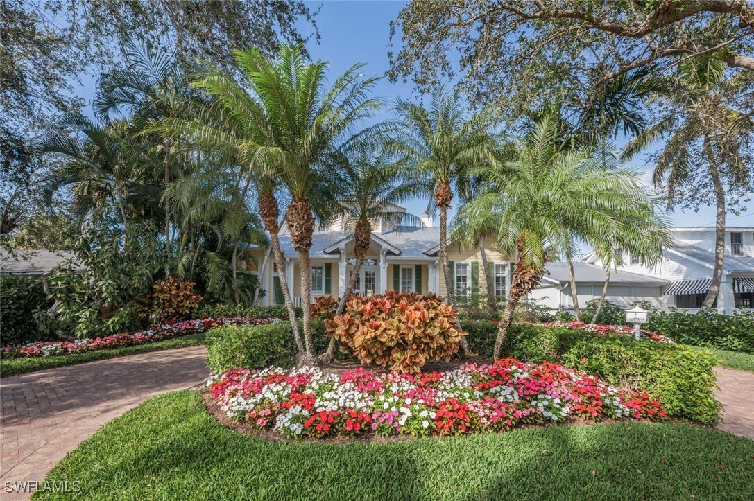 Property Photo: 165 Broad Avenue S FL 34102