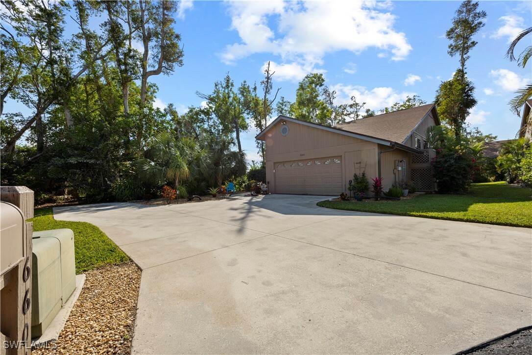 Property Photo:  6601 Rolland Court  FL 33908 