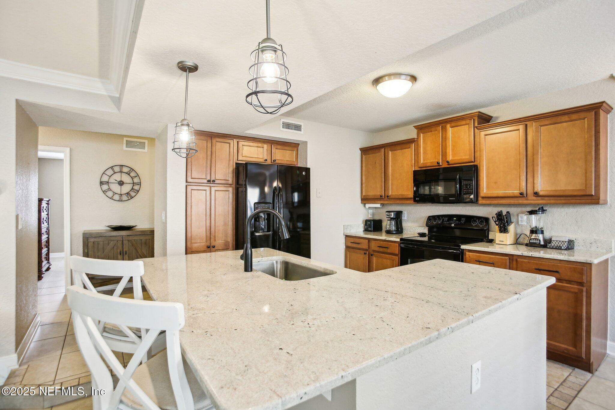 Property Photo: 201 25th Avenue S N12 FL 32250