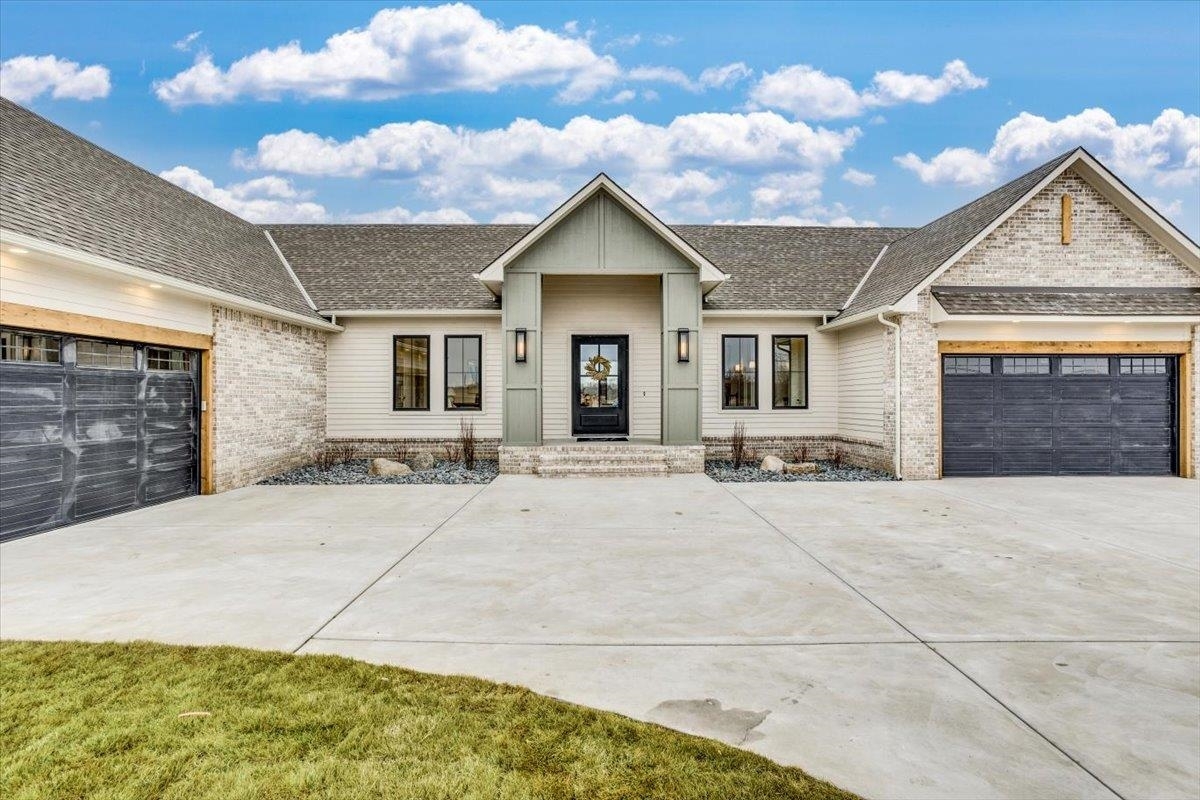 3342 N Bedford Court  Wichita KS 67226 photo