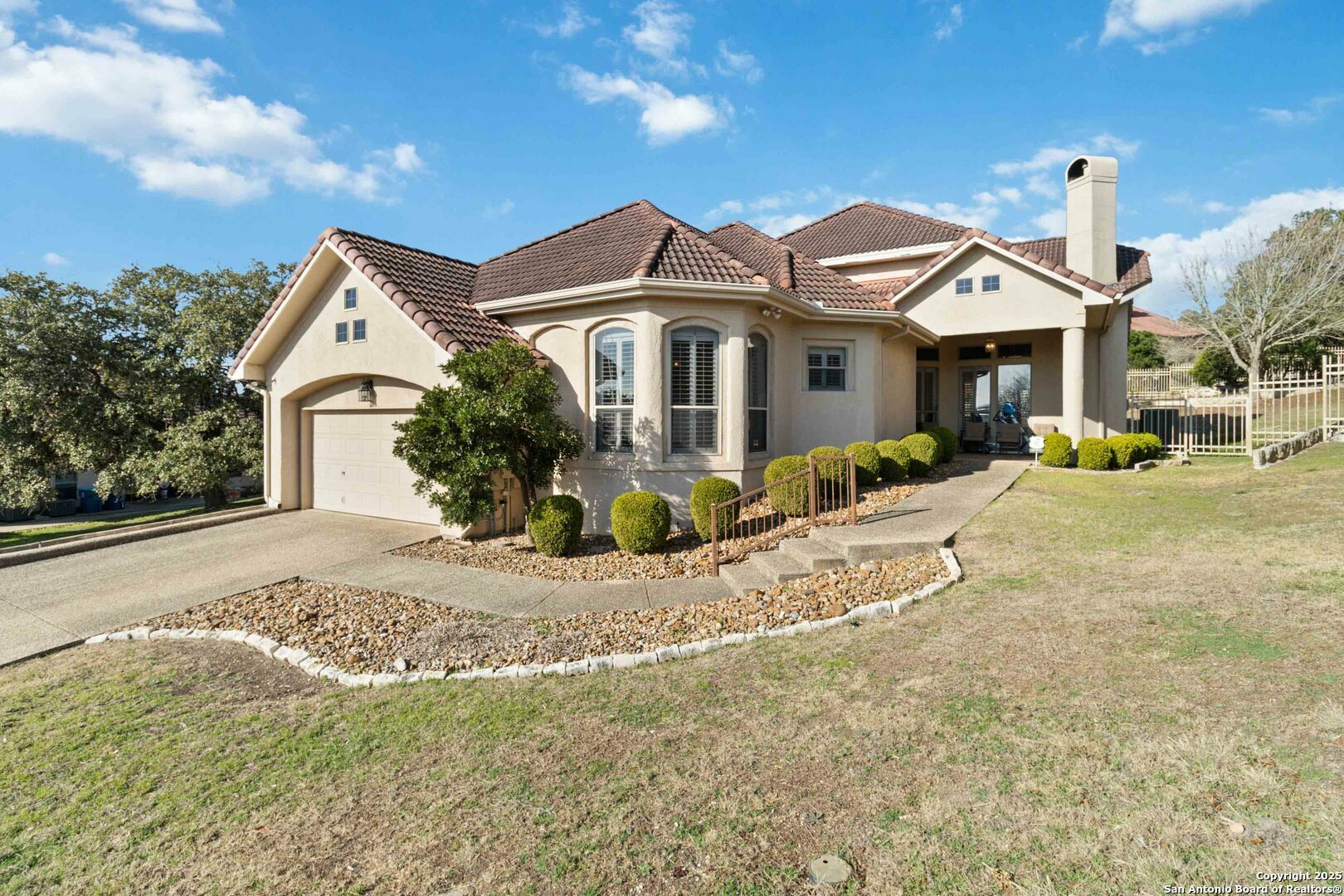 Property Photo:  103 Arboleda Cir  TX 78006 