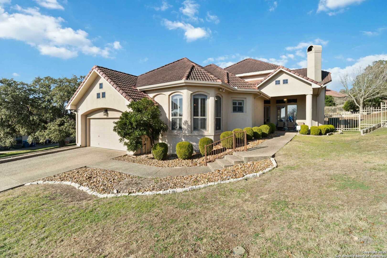 Property Photo: 103 Arboleda Cir TX 78006