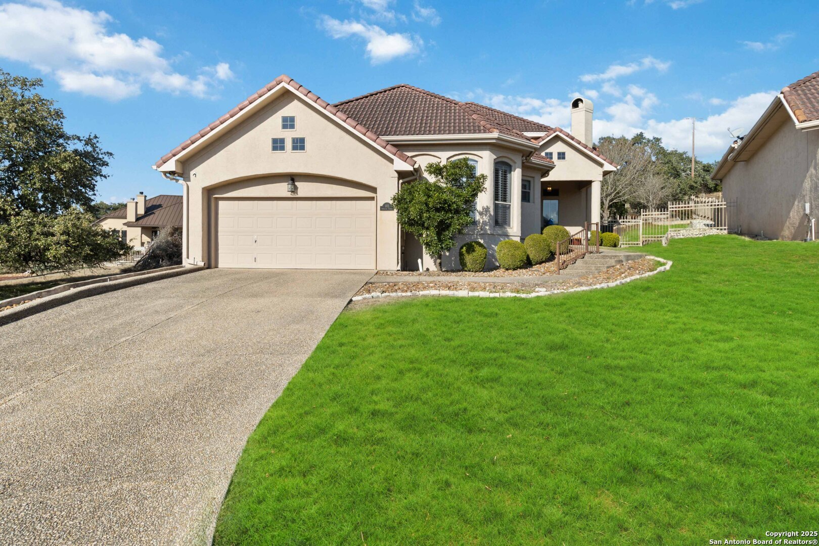 Property Photo: 103 Arboleda Cir TX 78006