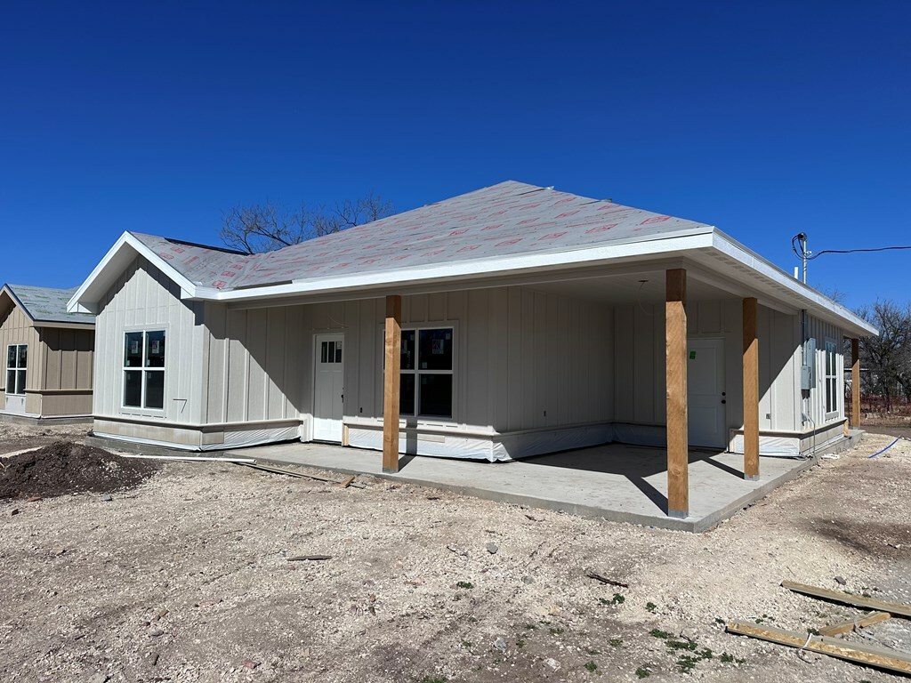 Property Photo:  2122 Deaton St  TX 76903 