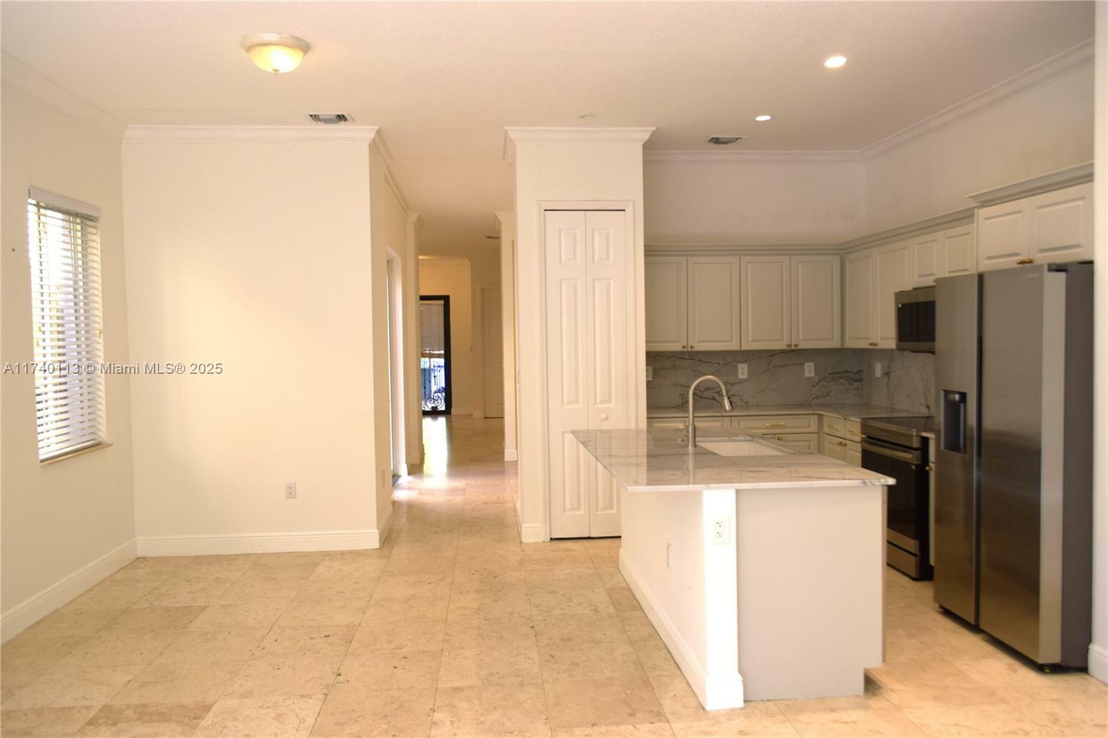 Property Photo:  3056 Elizabeth St 3056  FL 33133 