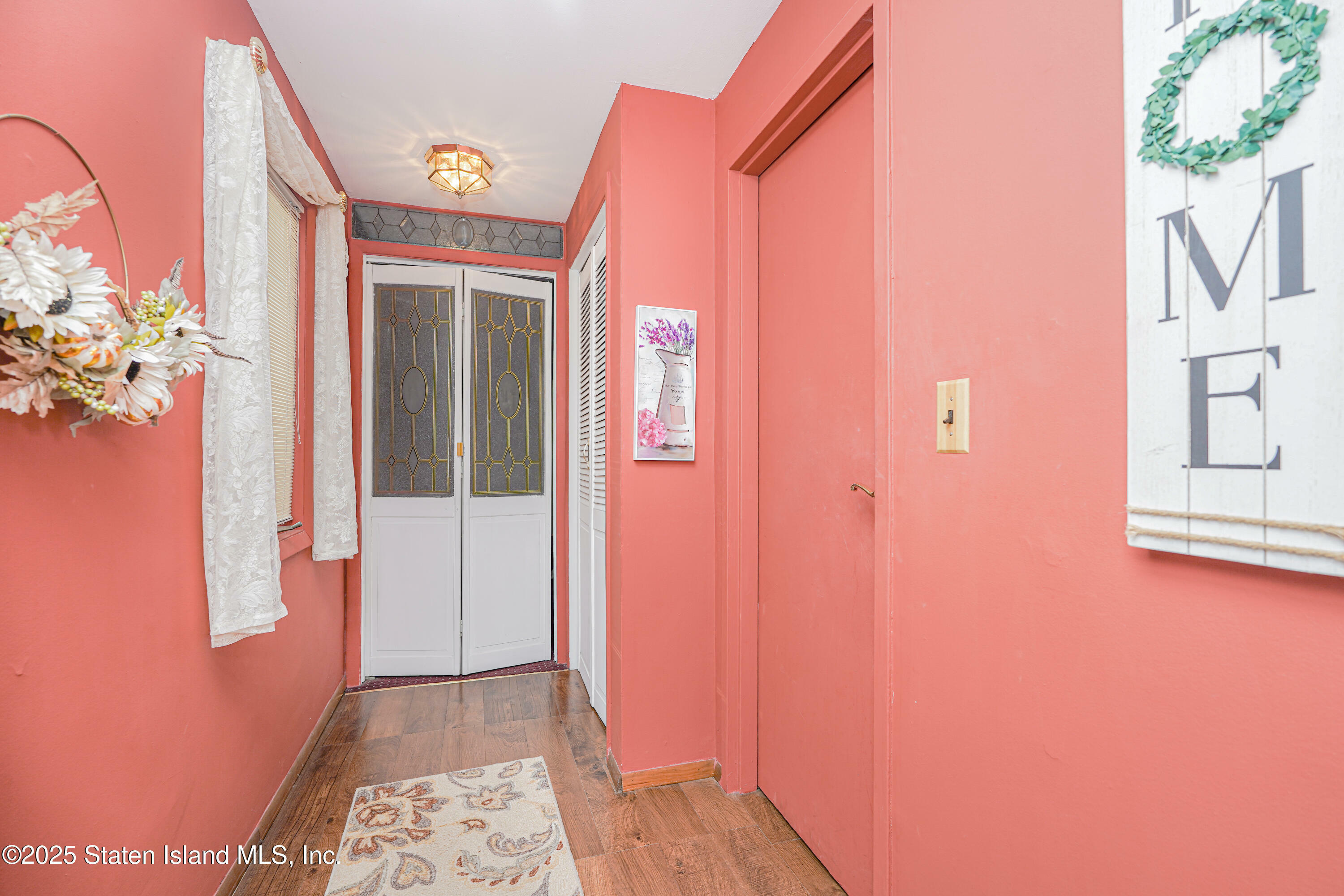 Property Photo:  106 Justin Avenue  NY 10306 