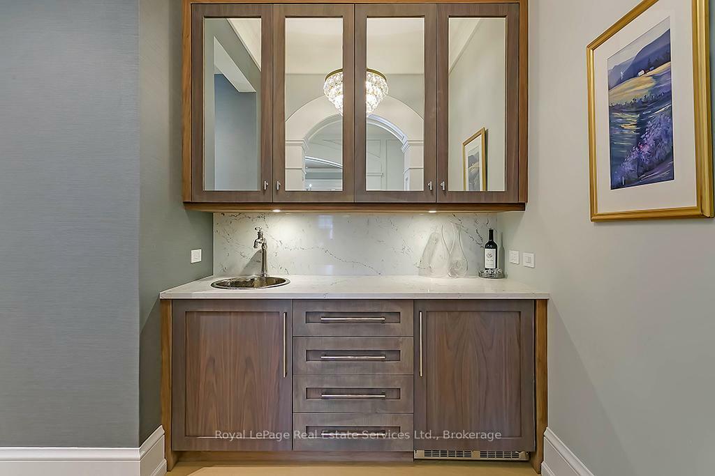 Property Photo: 27 Park Ave ON L6J 3X9