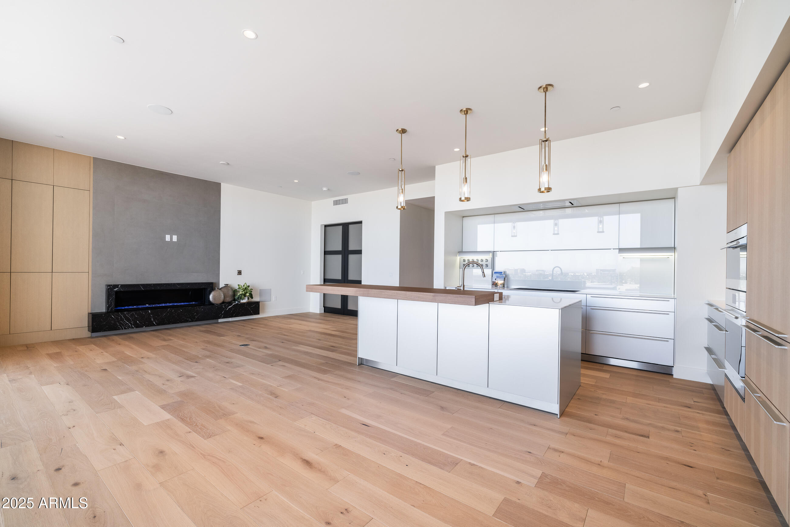 Property Photo: 5000 N Camelback Ridge Drive 304 AZ 85251