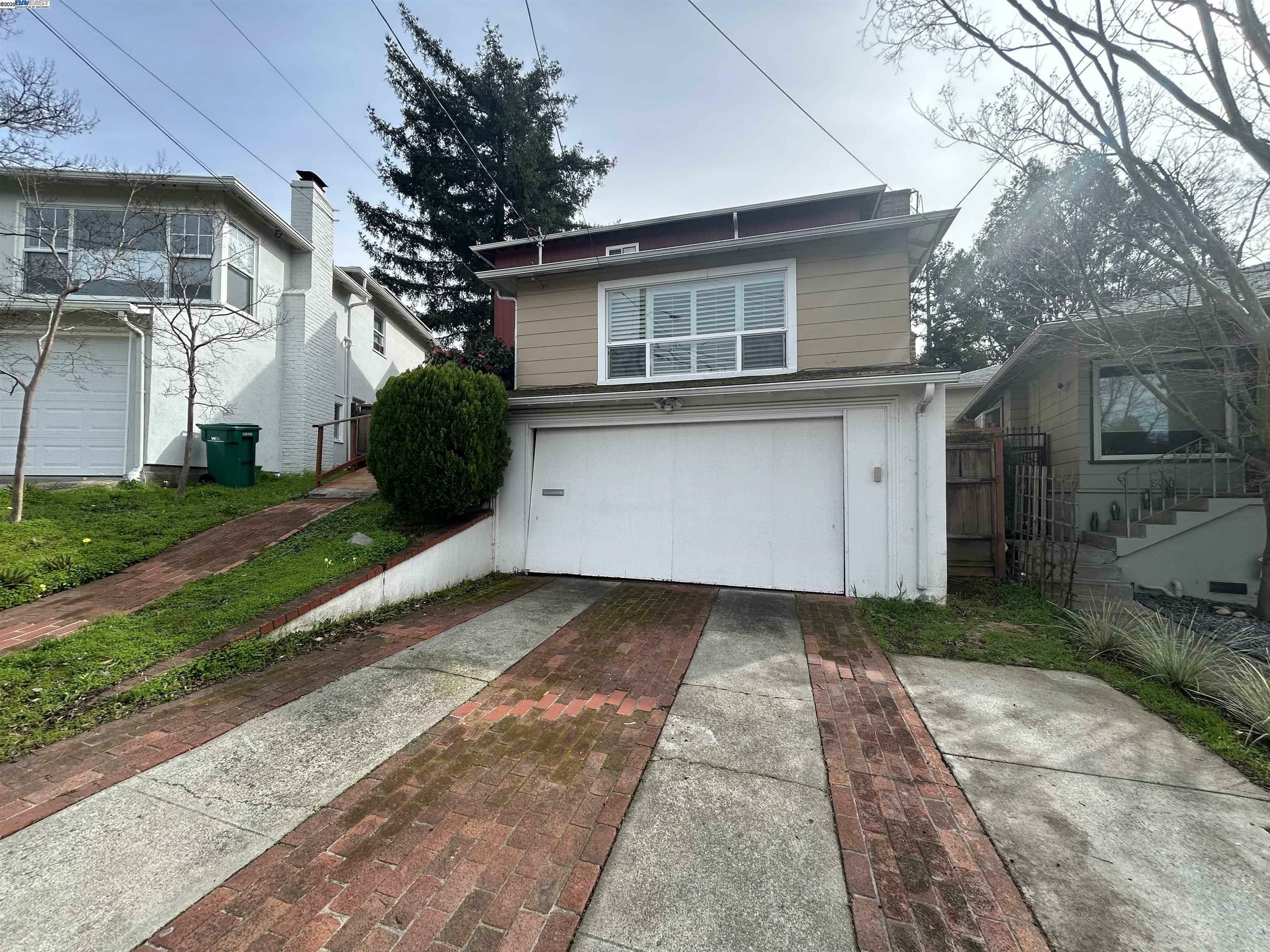 Property Photo:  4498 Hyacinth Ave  CA 94619 