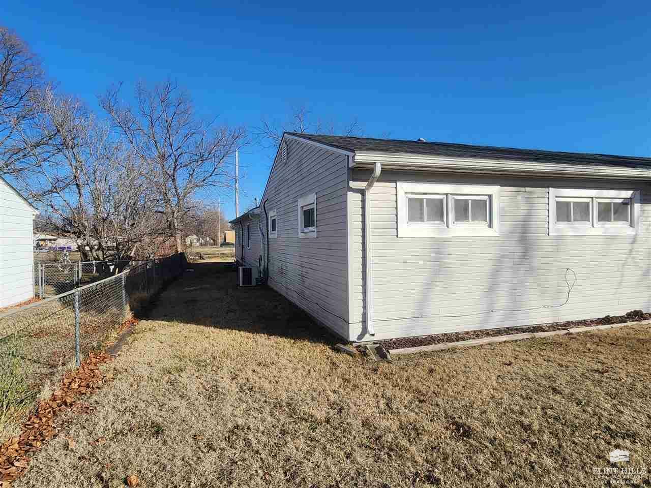 Property Photo:  1103 Fair Street  KS 66441 