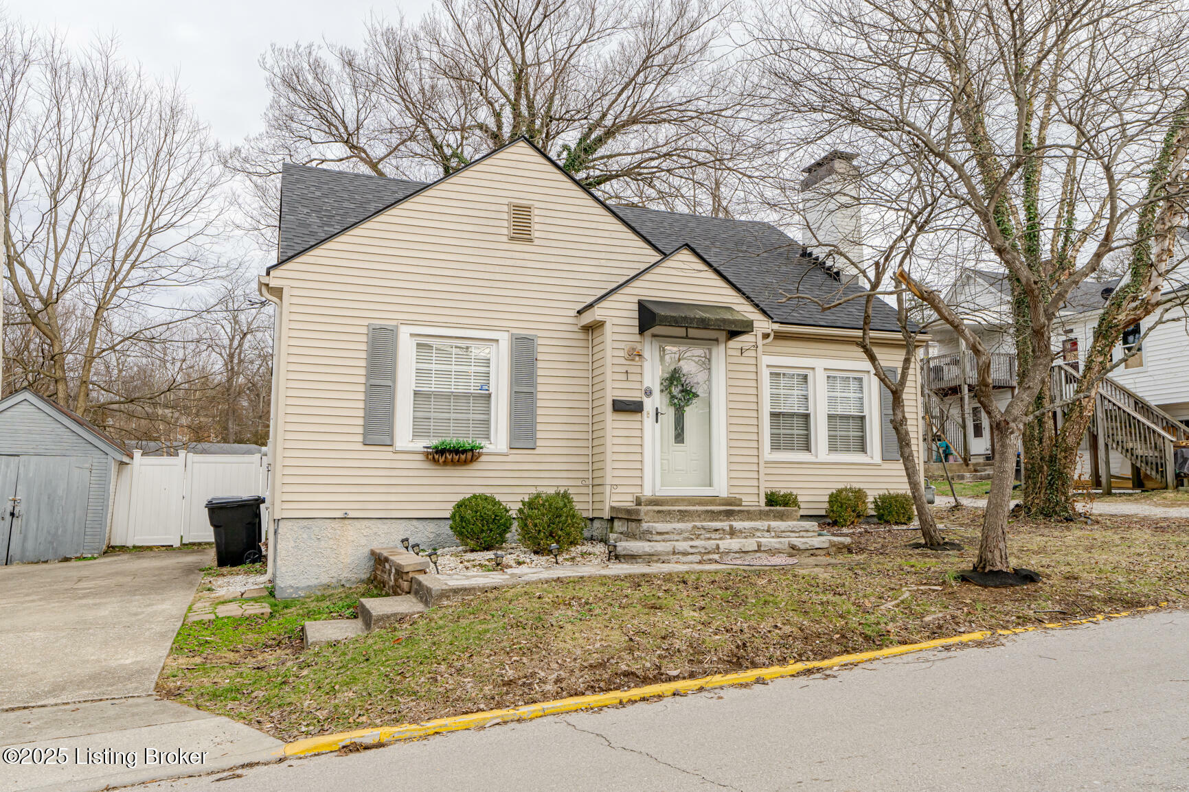 Property Photo:  1 Graham Ave  KY 40601 