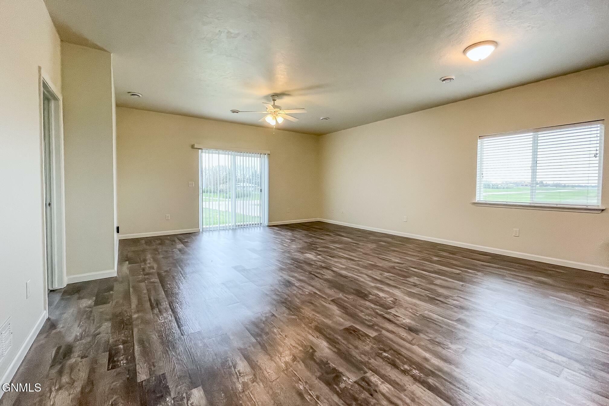 Property Photo:  115 Hilltop Way  ND 58784 