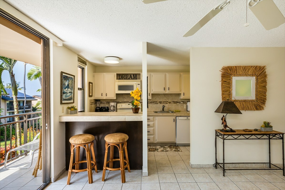 Property Photo:  75-6026 Alii Dr 5207  HI 96740 