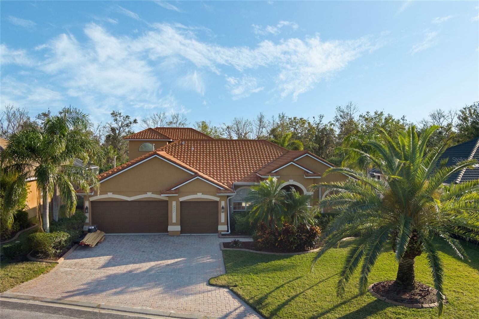 Property Photo: 6977 74th Street Circle E FL 34203