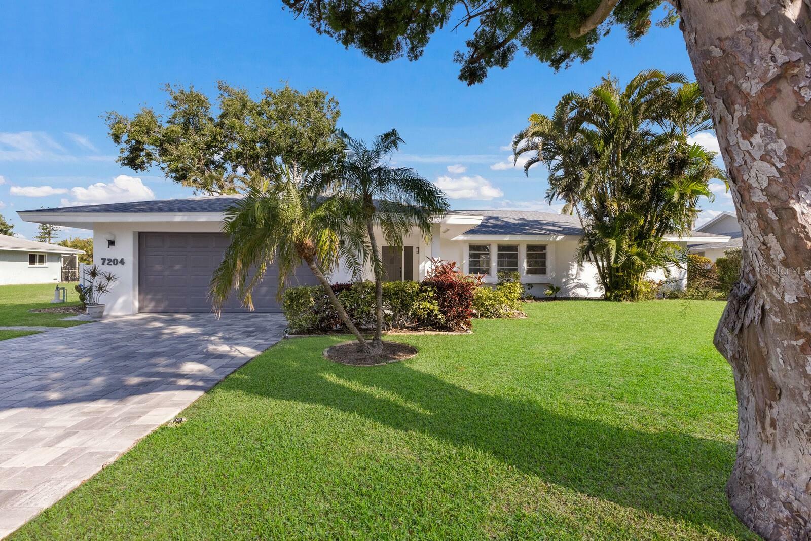 Property Photo:  7204 18th Avenue W  FL 34209 