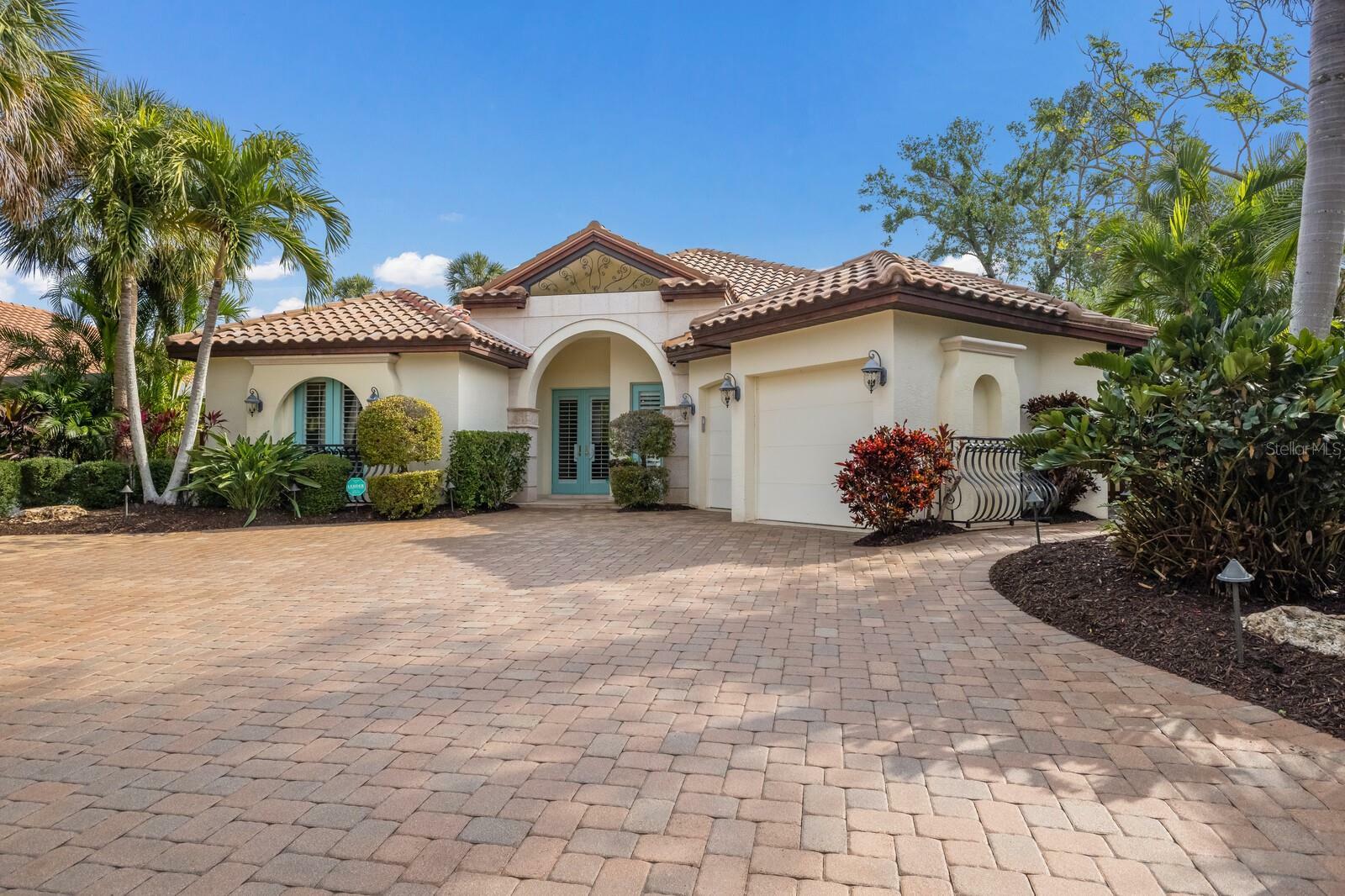 Property Photo:  4946 Brywill Circle  FL 34234 