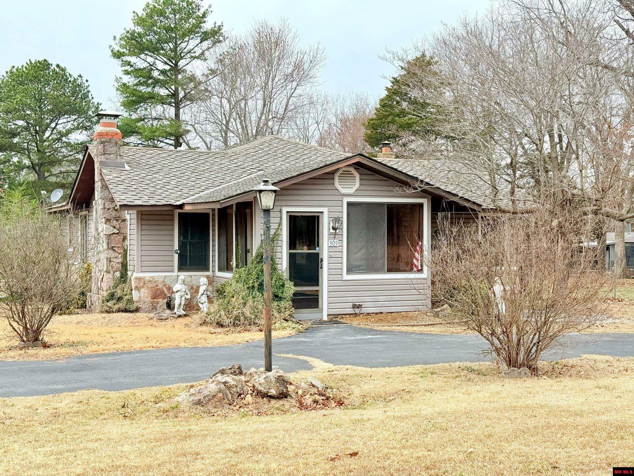 Property Photo: 309 C S Woods Boulevard AR 72619