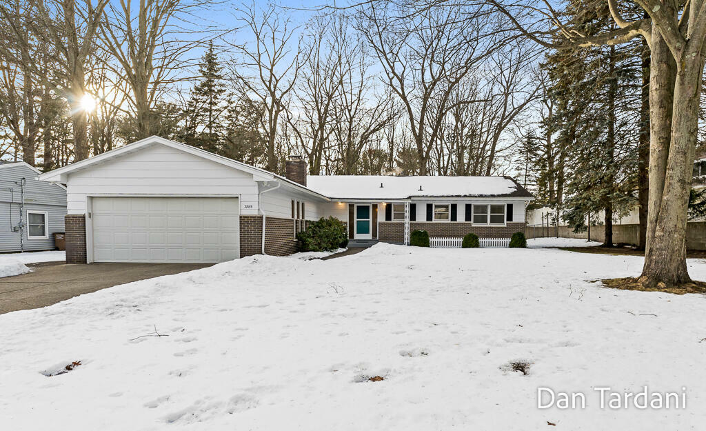 Property Photo:  3865 Applewood Lane  MI 49441 