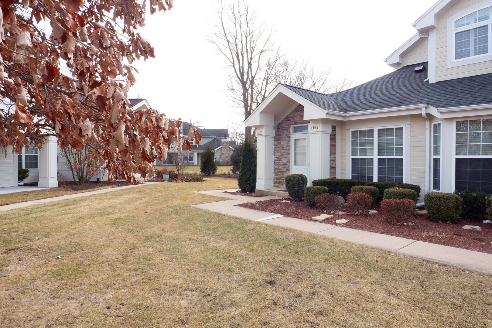 Property Photo:  1362 Spencer Lane 1362  IL 60510 