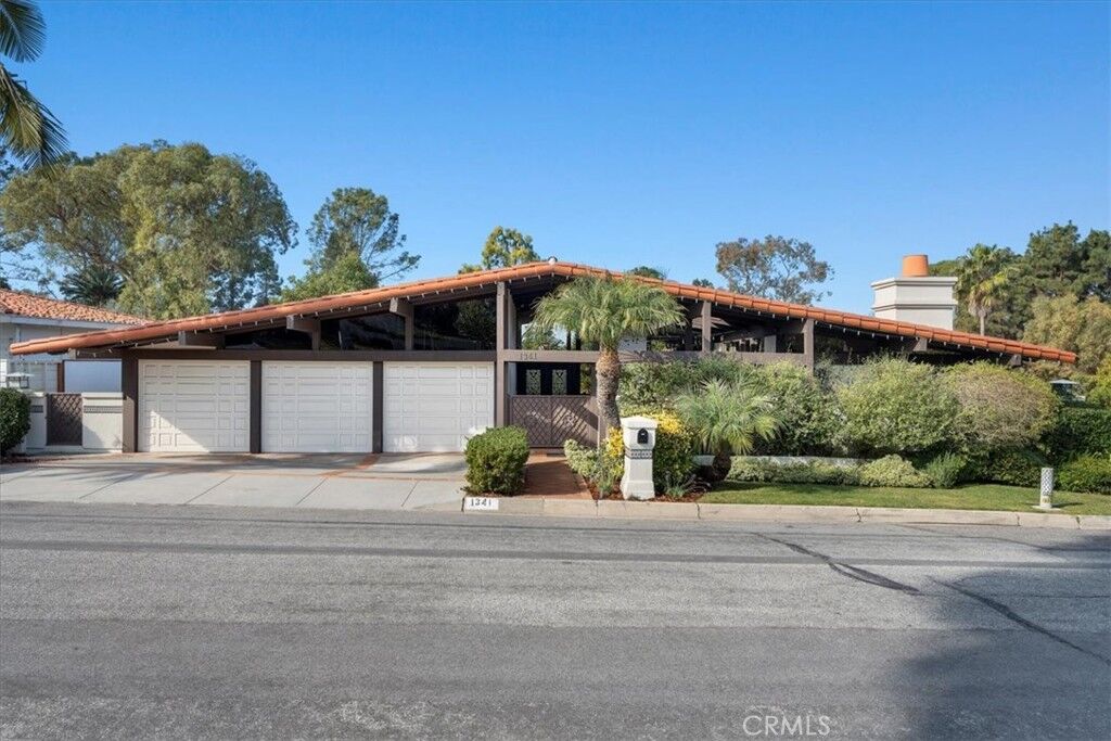 Property Photo: 1341 Via Gabriel CA 90274