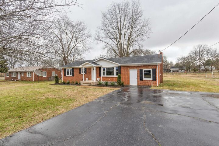 Property Photo:  508 N Locust St  TN 38474 