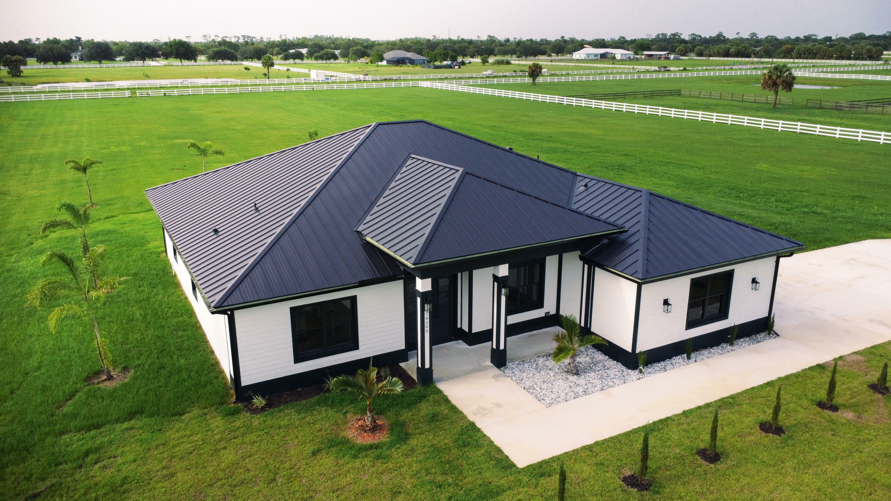 Property Photo: 18202 Bridle Way FL 34987