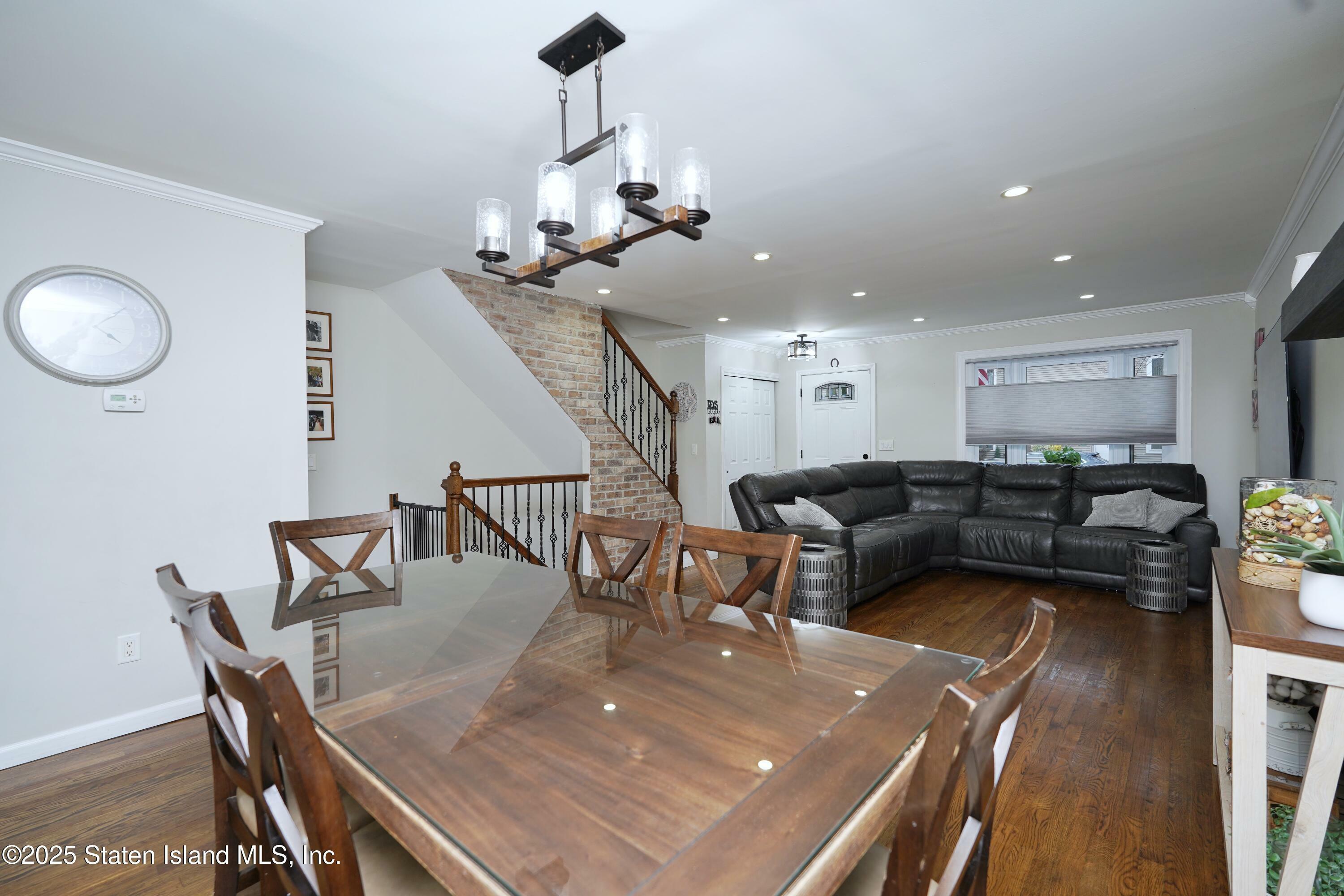 Property Photo:  11 Wirt Avenue  NY 10309 