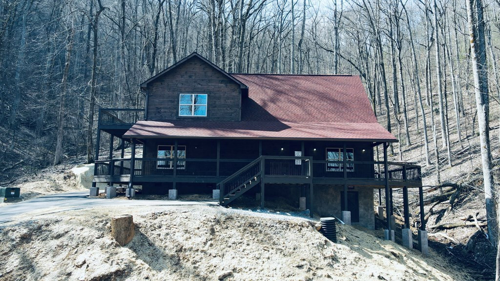 Property Photo: 4054 Brooke Hollow Lane TN 37862