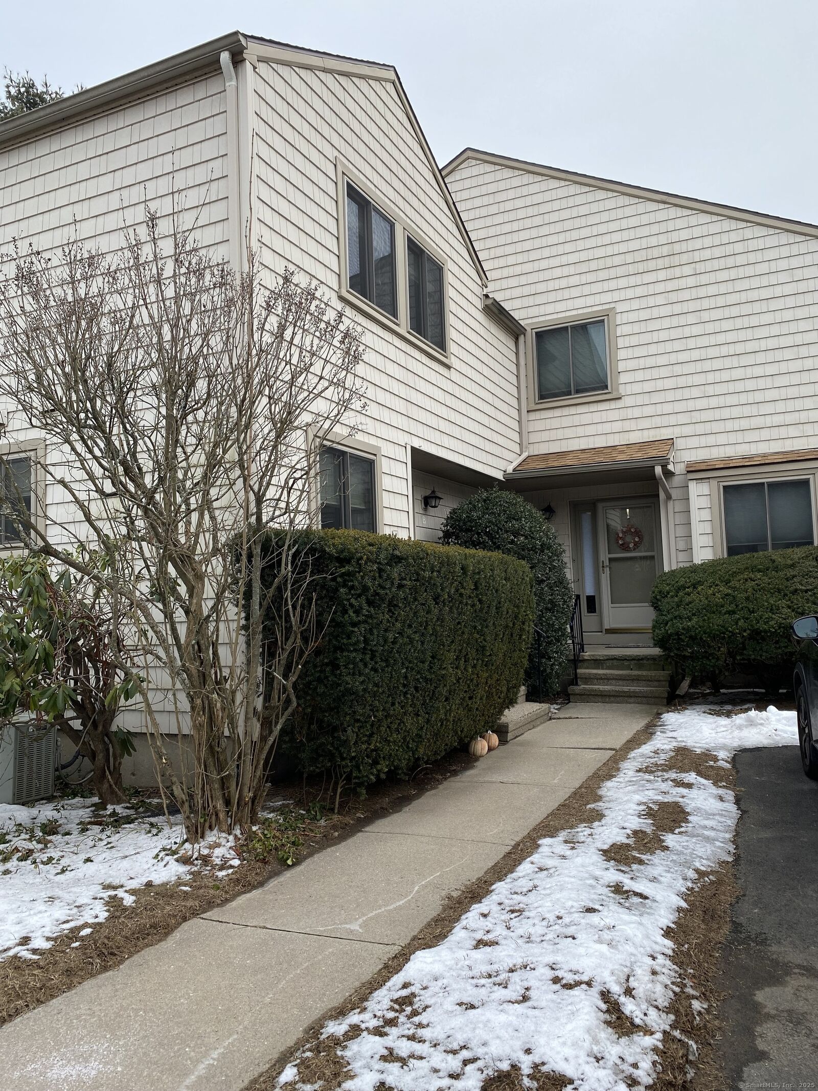 Property Photo:  113 Fiddler Green Road B  CT 06614 