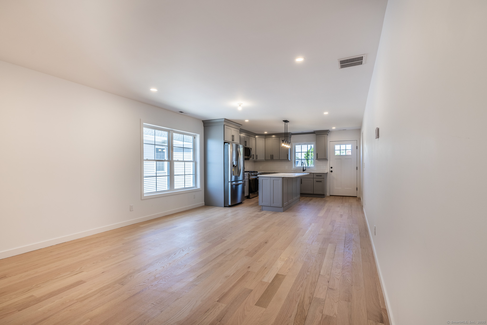 Property Photo: 330 Pleasantview Avenue 2nd Floor CT 06606