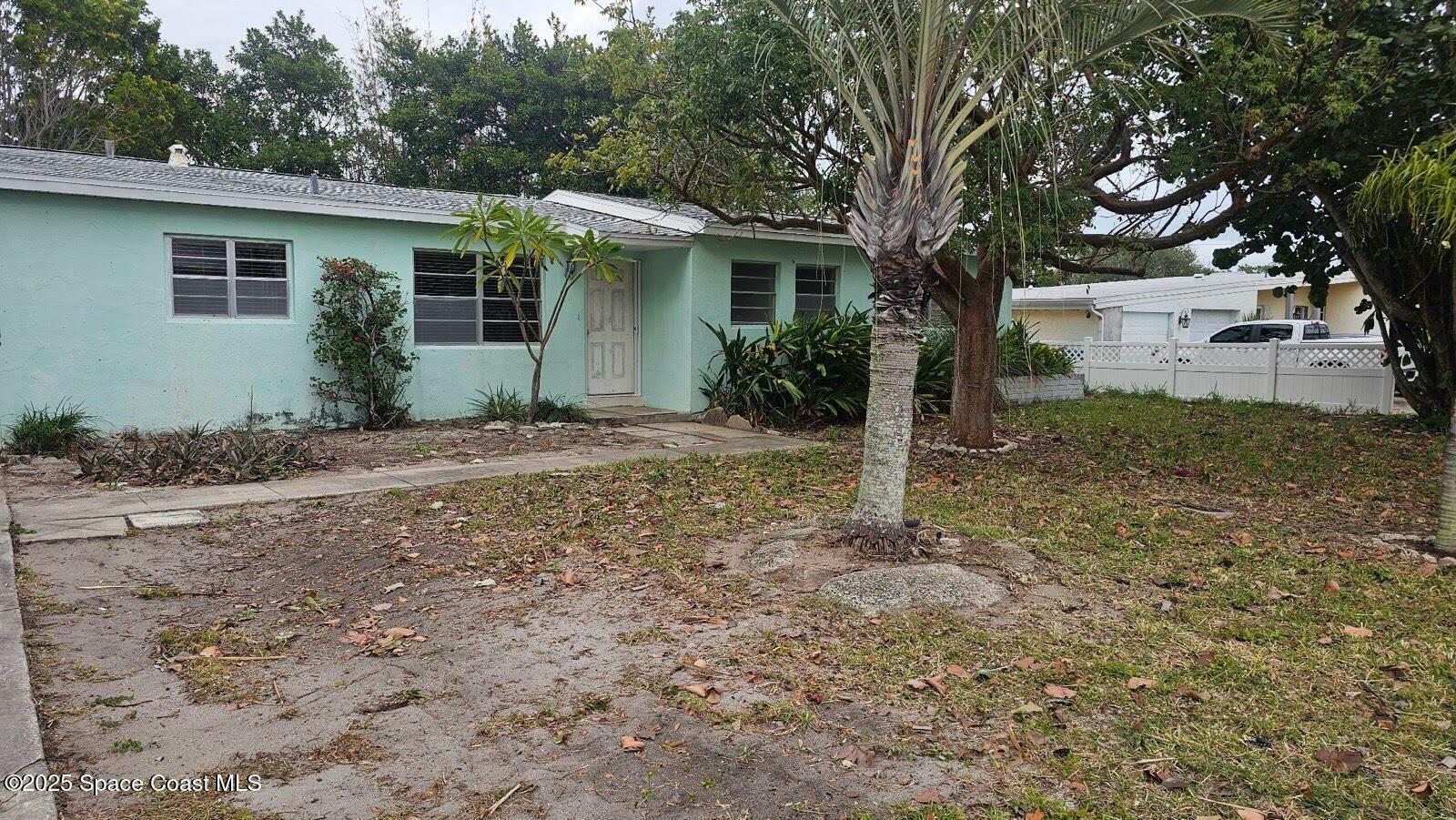 Property Photo:  305 W Arlington Street  FL 32937 