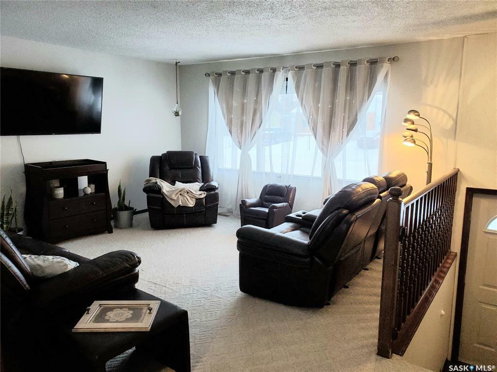 Property Photo:  471 Matador Drive  SK S9H 4L4 