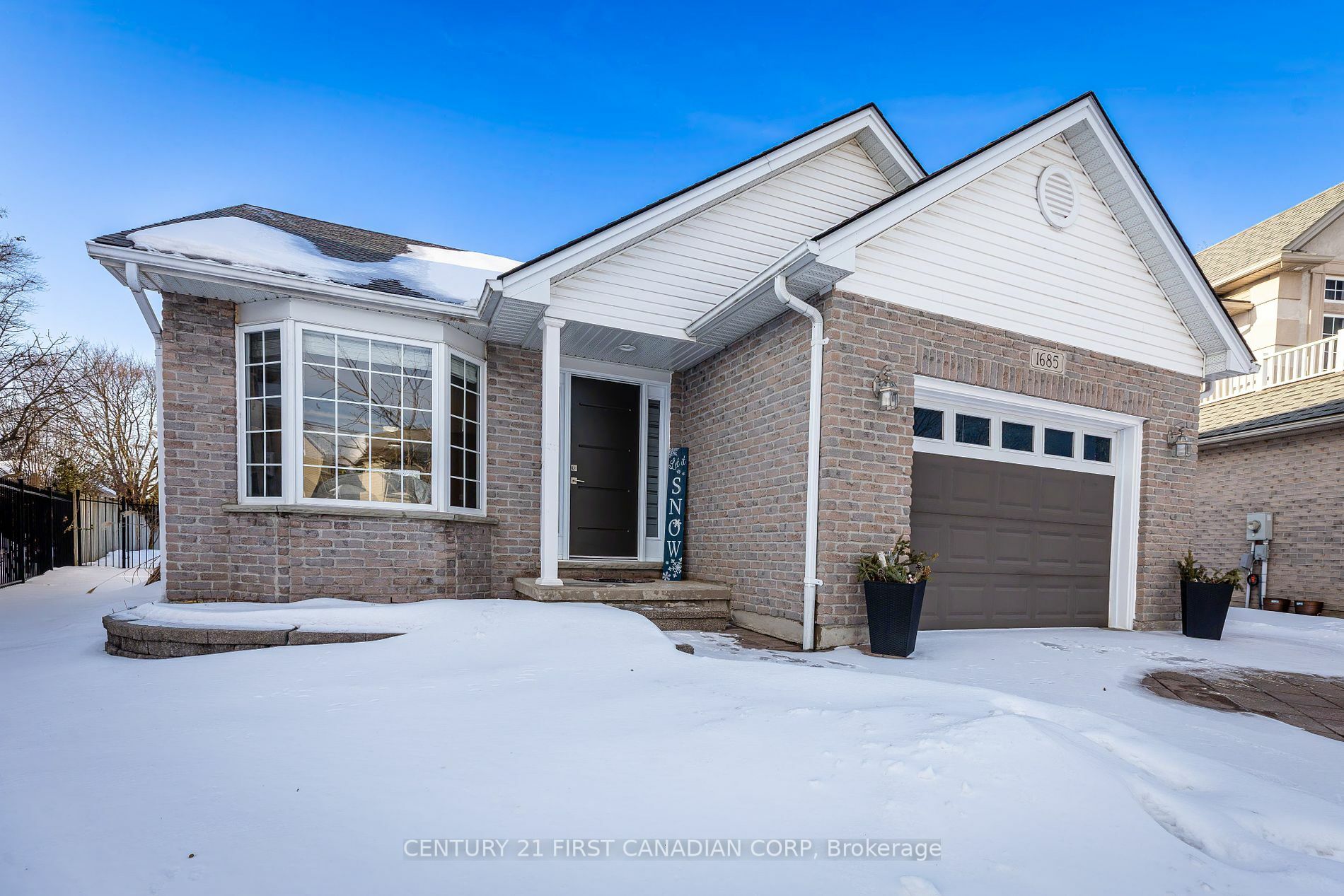 Property Photo:  1685 Devos Dr  ON N5X 4H8 