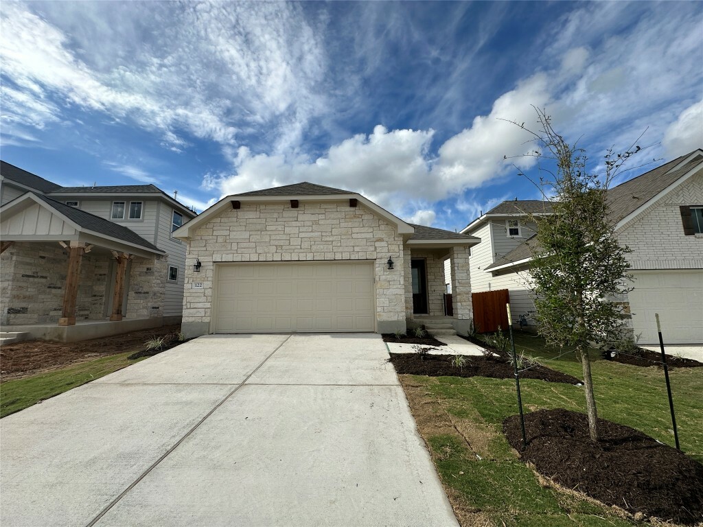 Property Photo: 122 Kiowa Bend TX 78642