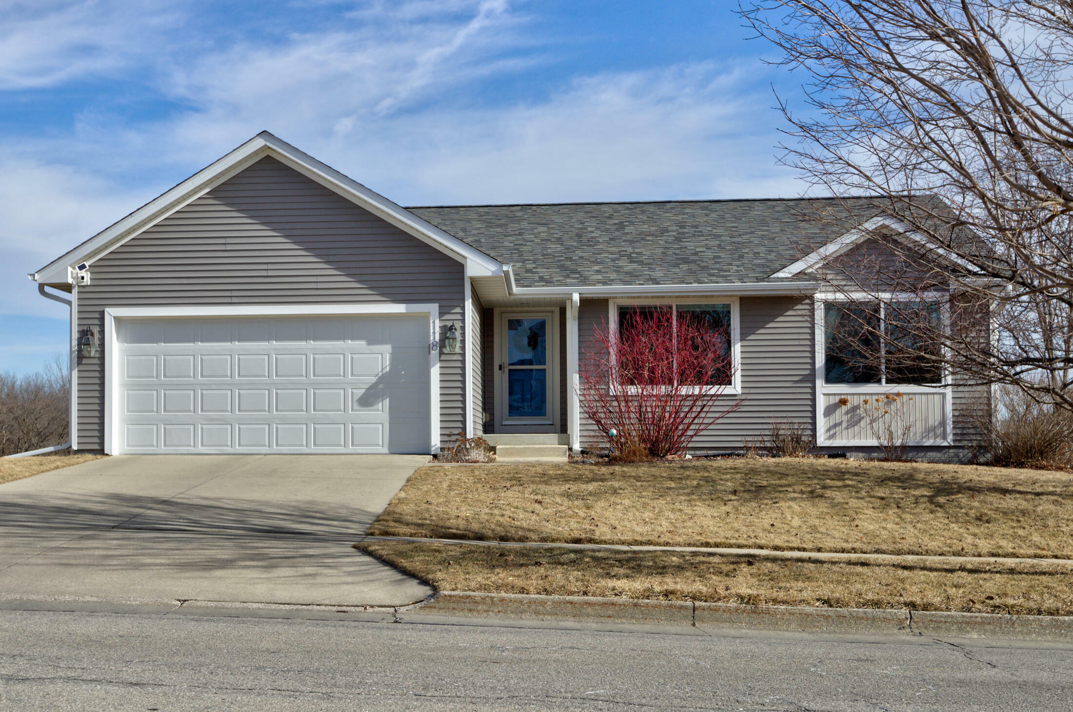 Property Photo:  118 Hartford Dr.  IA 50014 