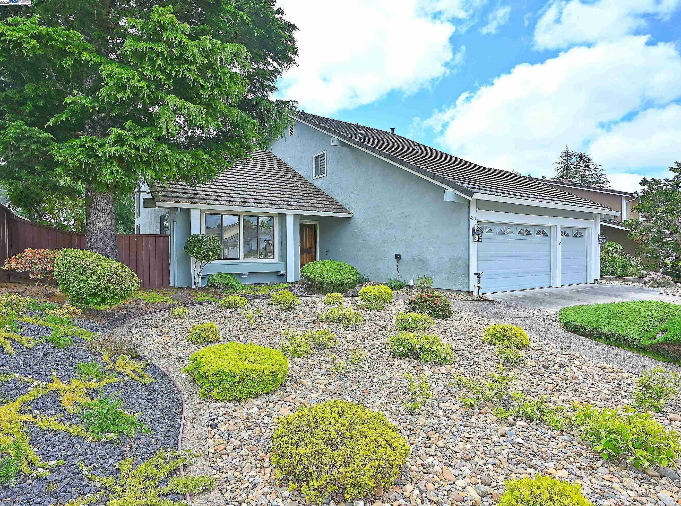 Property Photo: 6525 Bellhurst Ln CA 94552