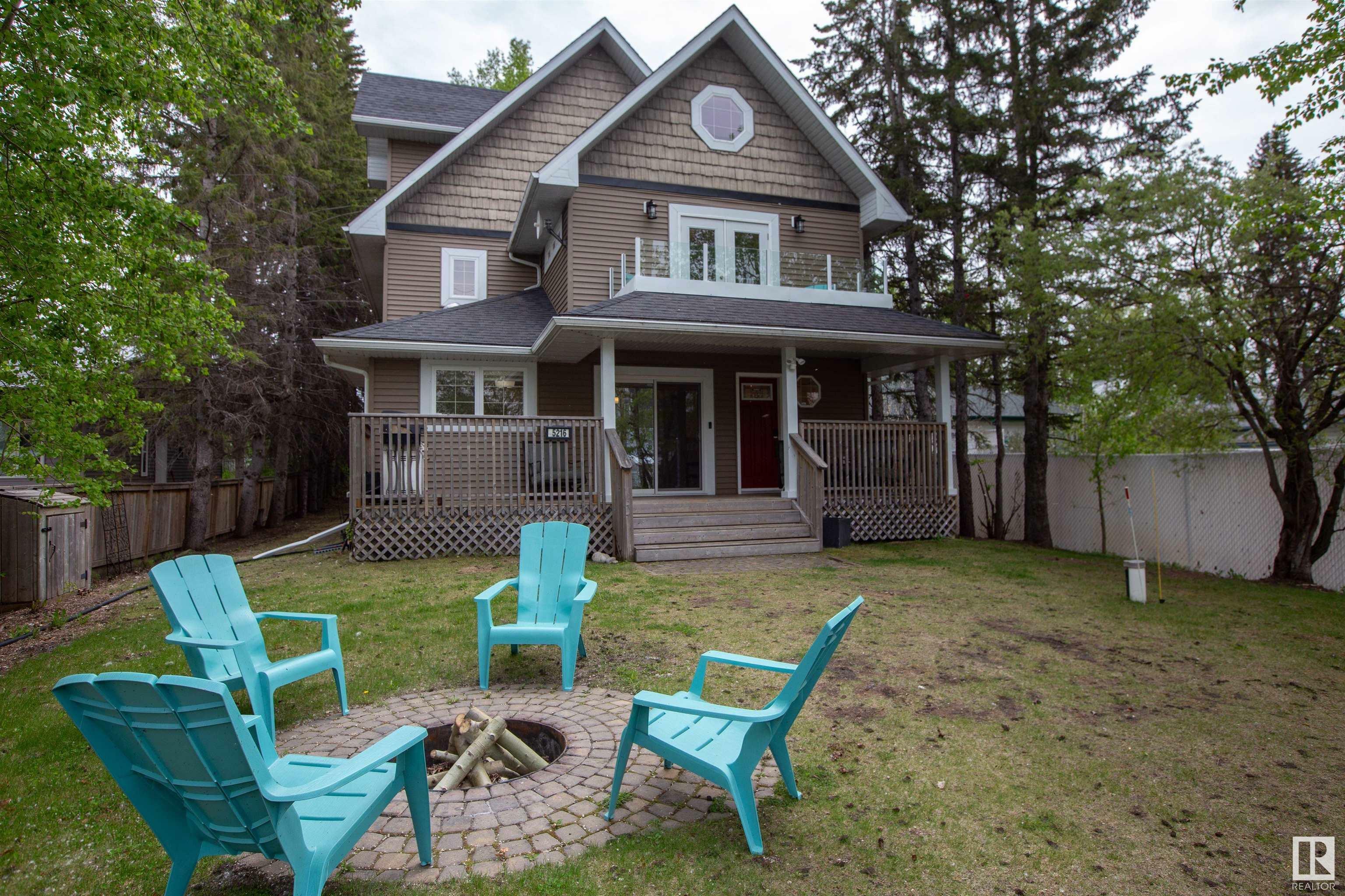 Property Photo:  5216 50 Avenue  AB T0E 0A0 