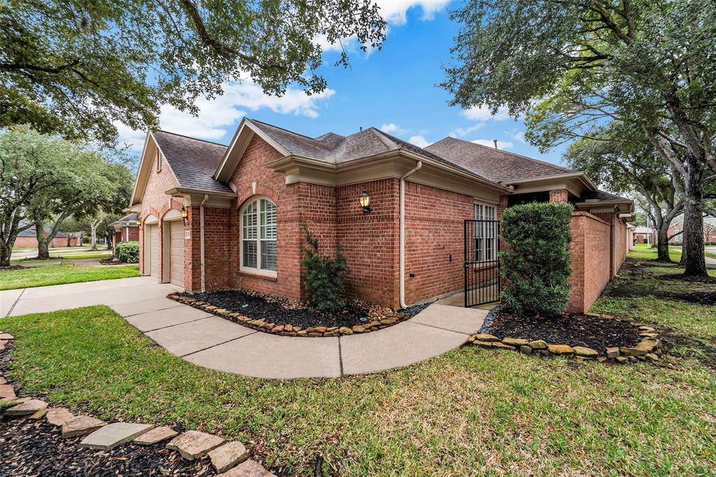 Property Photo: 2506 Plumfield Lane TX 77450
