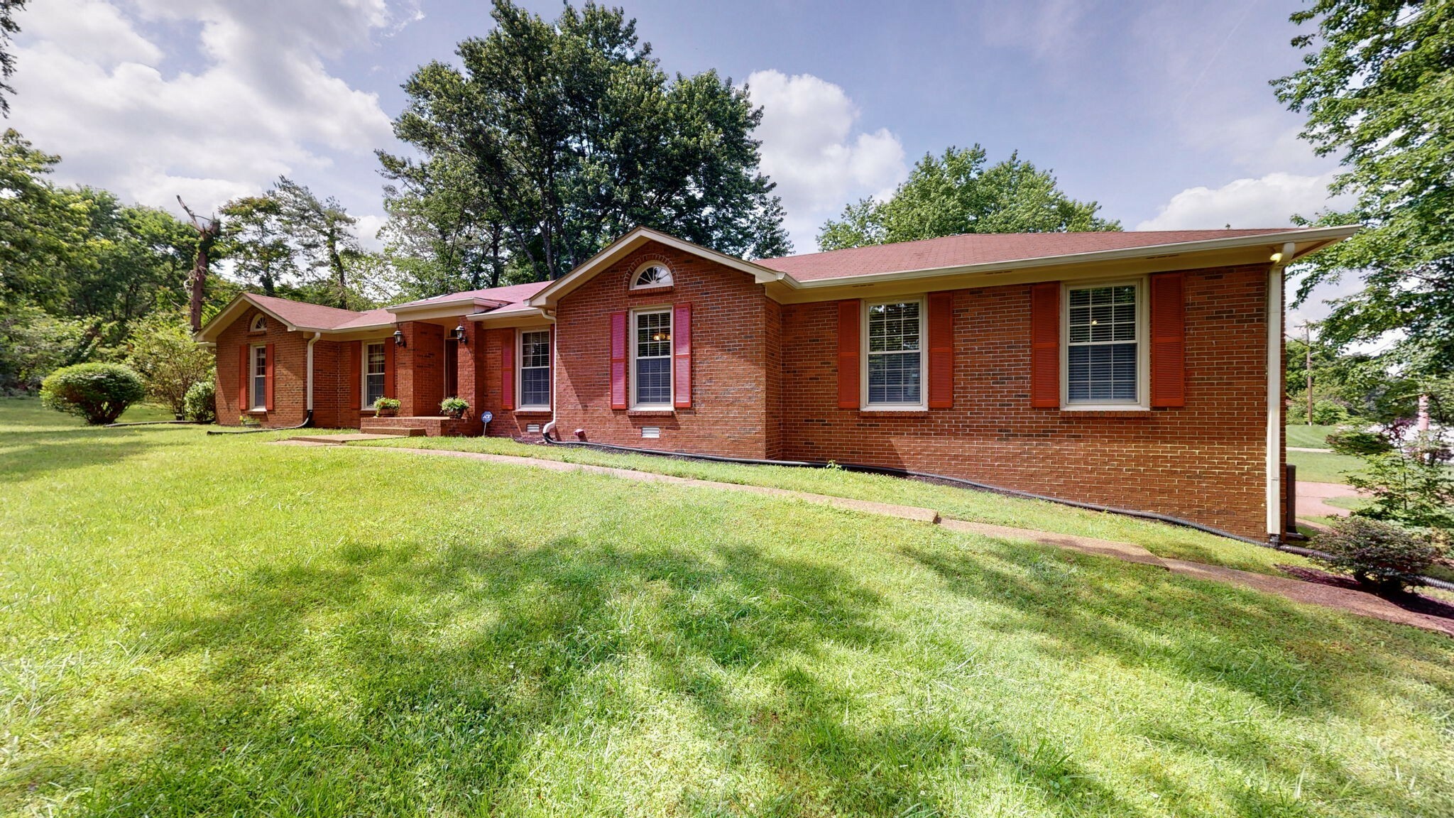 5818 Cloverland Dr  Brentwood TN 37027 photo