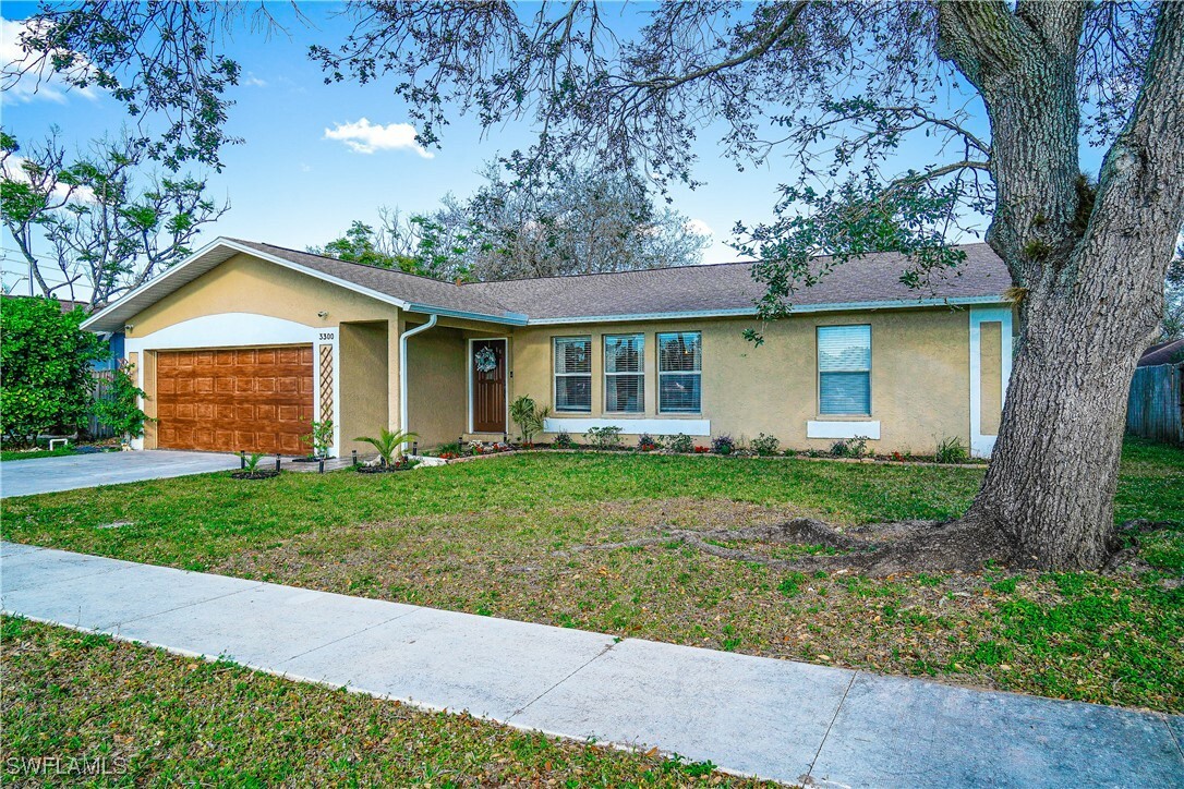 Property Photo:  3300 Valencia Drive  FL 34120 